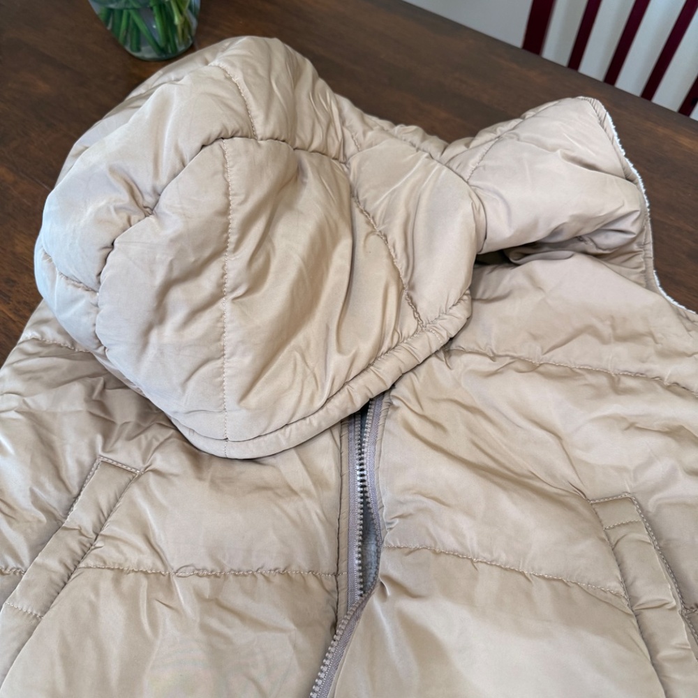 Vest - Picture 2 of 5